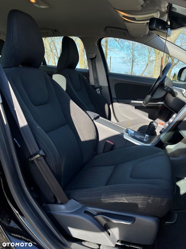 Volvo V60 D4 Geartronic - 25