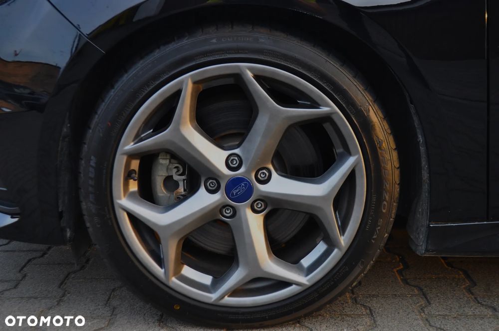 Ford Focus 2.0 EcoBoost ST - 32