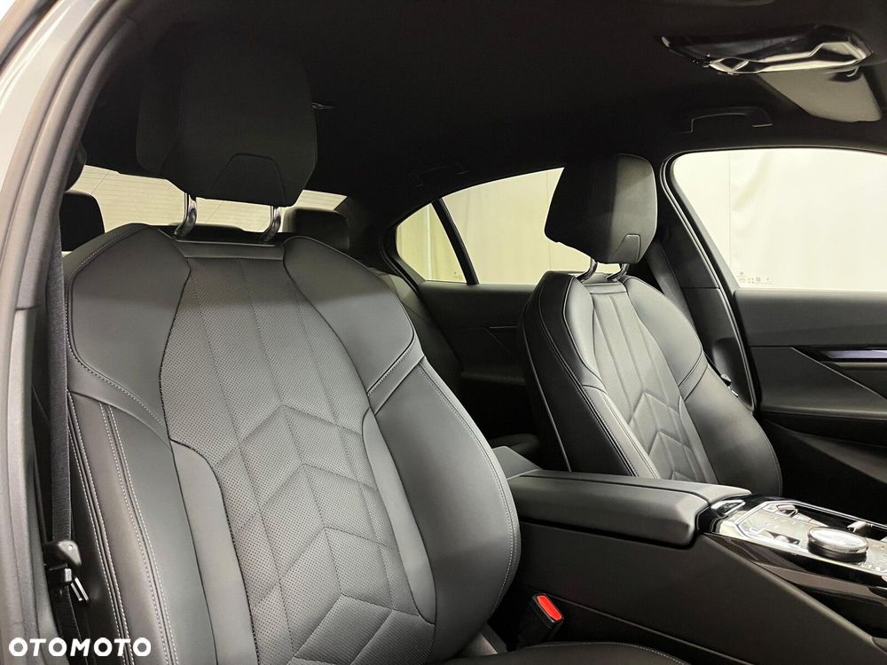 BMW Seria 5 520d xDrive mHEV M Sport - 40