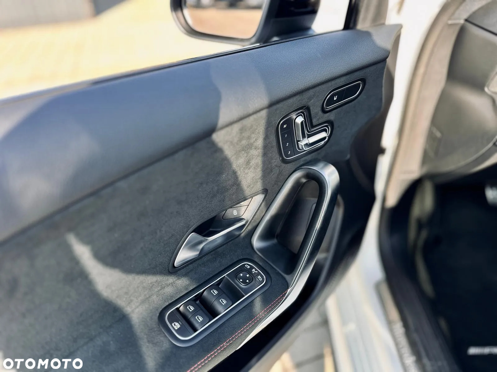Mercedes-Benz Klasa A 250 e PHEV AMG Line 8G-DCT - 27