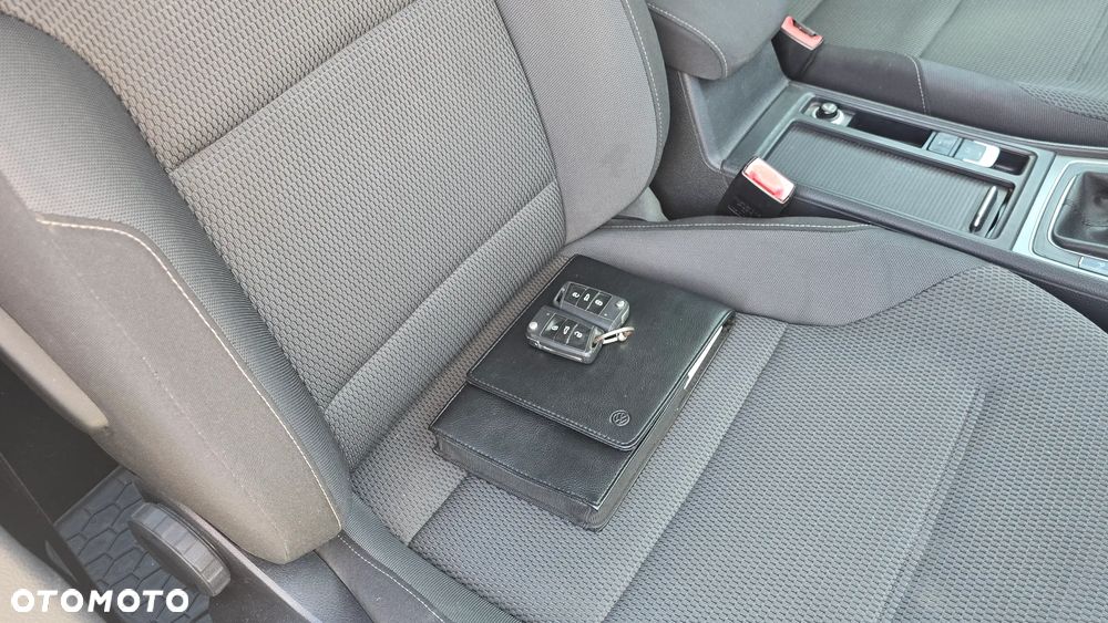 Volkswagen Golf VII 1.6 TDI BMT Comfortline - 13