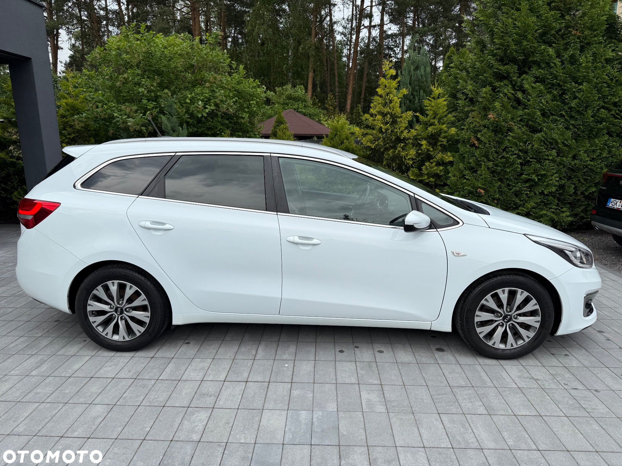 Kia Ceed 1.6 CRDi 136 ISG Spirit - 4
