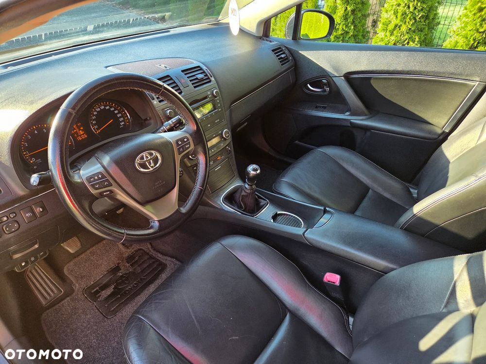 Toyota Avensis 1.8 Premium - 9