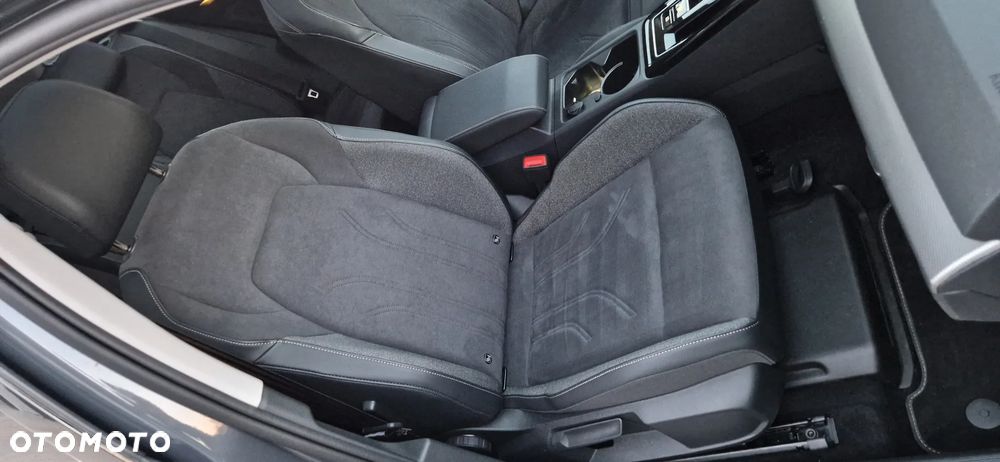 Volkswagen Golf 1.5 eTSI OPF DSG Style - 11
