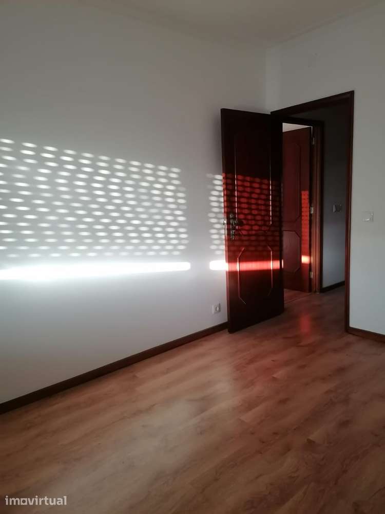 T2 com varanda, garagem e elevador em Gaia - Grande imagem: 5/15