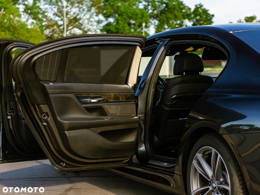BMW Seria 7 740Li - 17