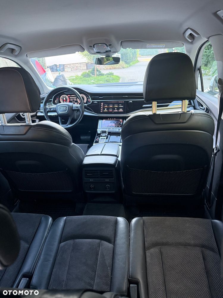 Audi Q7 - 11