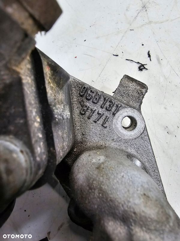 ZAWÓR EGR AUDI A4 B6 B7 1.6 FSI 06B131817L - 5