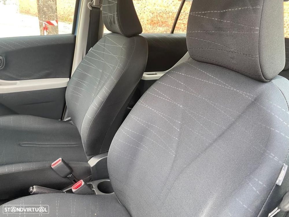 Toyota Yaris 1.4 D-4D AC - 11