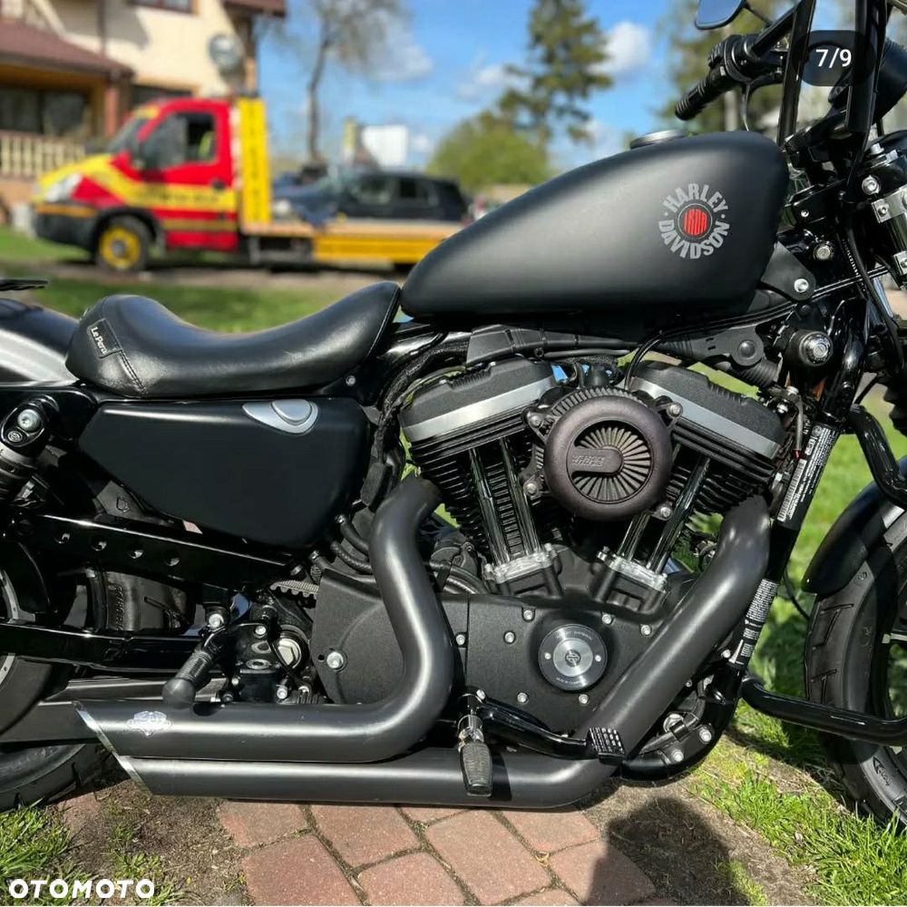 Harley-Davidson Sportster Iron 883 - 2