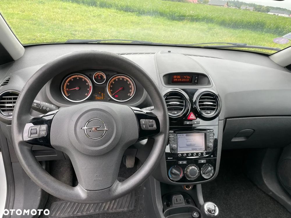 Opel Corsa - 25
