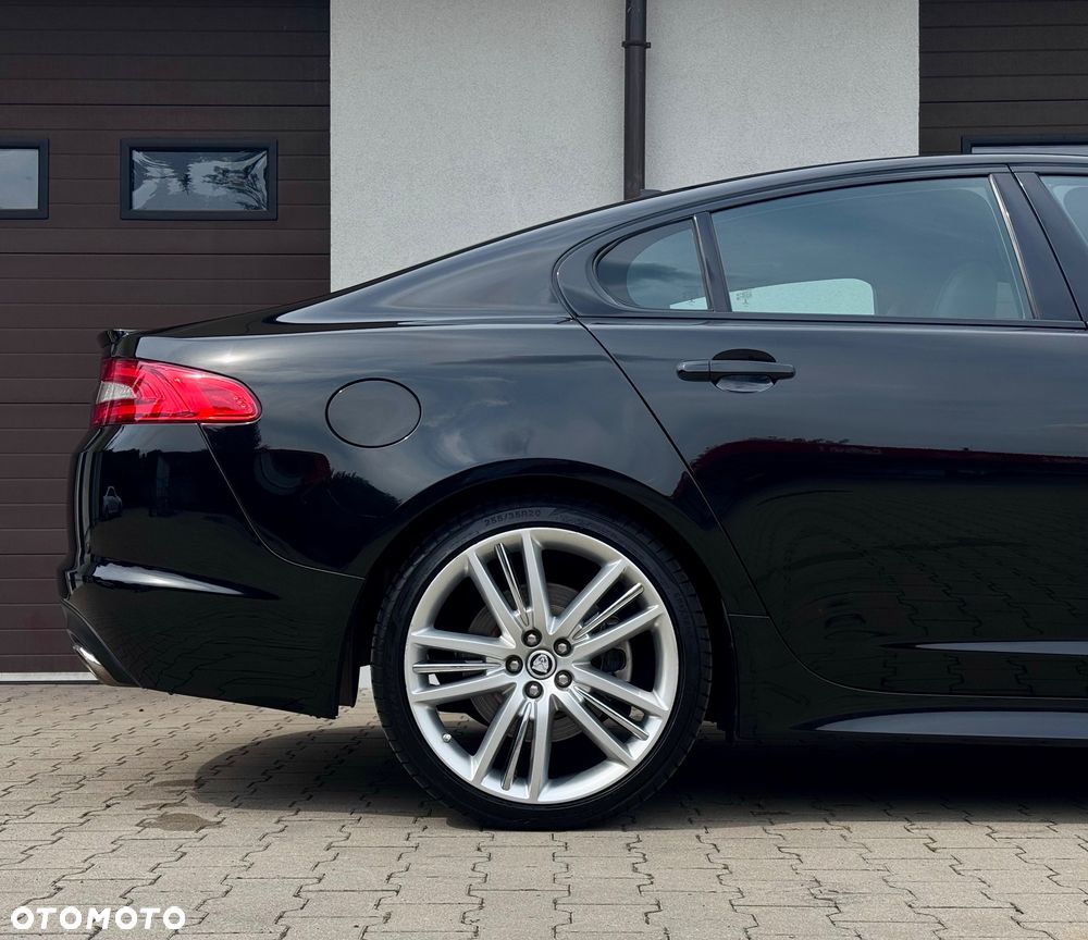 Jaguar XF 2.2 D R-Sport - 9