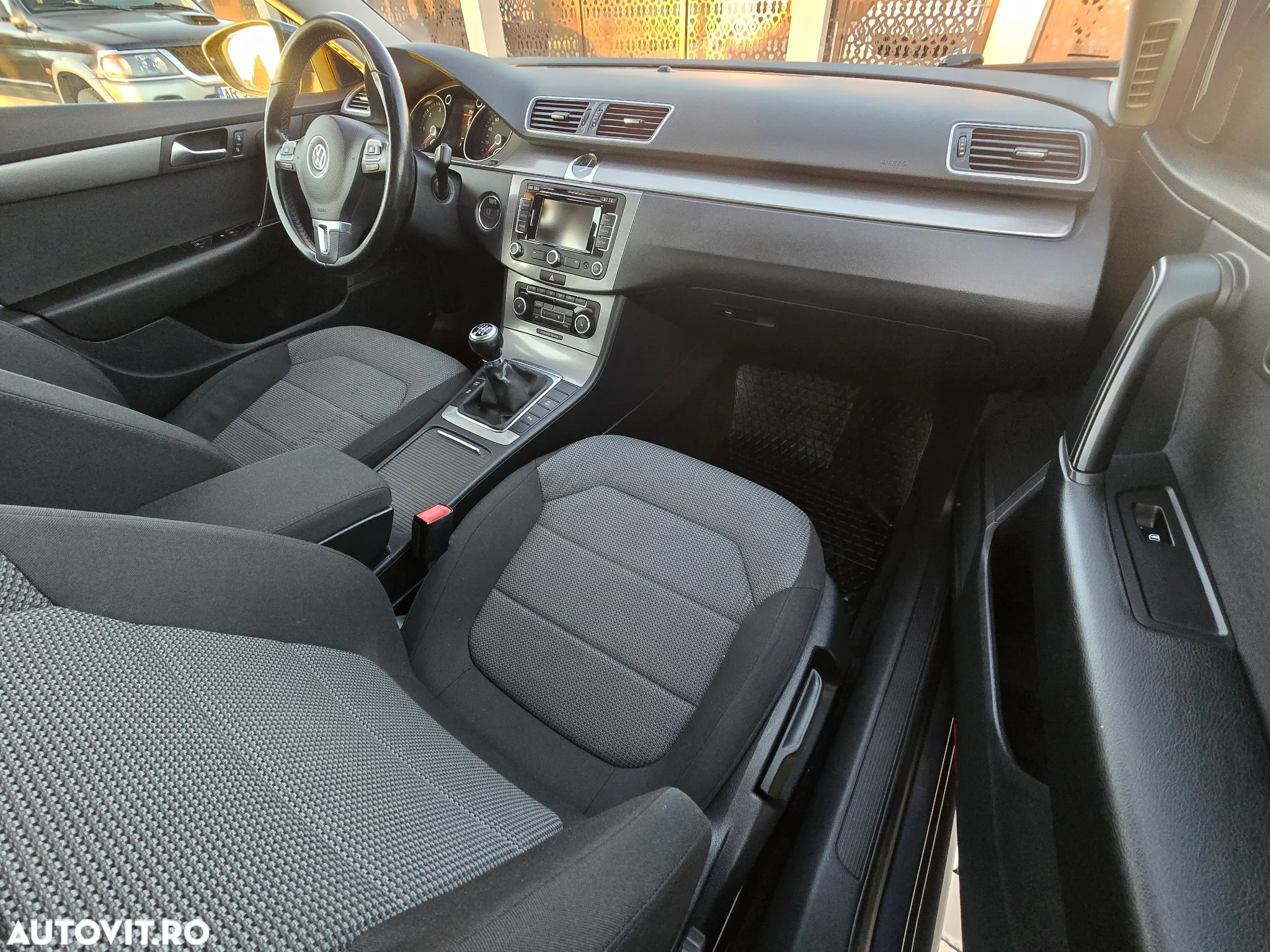 Volkswagen Passat Variant 2.0 TDI BlueMotion Technology Business Edition - 9
