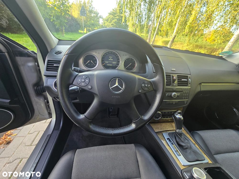 Mercedes-Benz Klasa C 220 CDI DPF Automatik Elegance - 22