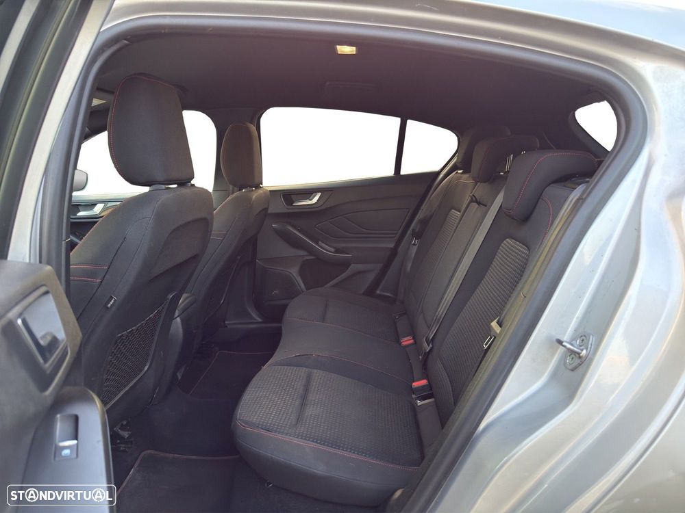 Ford Focus 1.0 EcoBoost Hybrid ST-LINE - 12