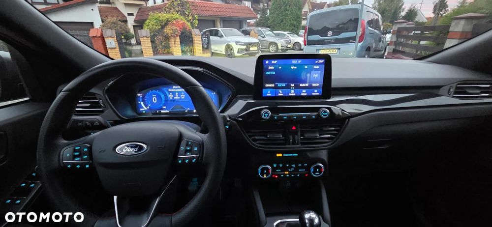 Ford Kuga 1.5 EcoBoost FWD ST-Line - 10