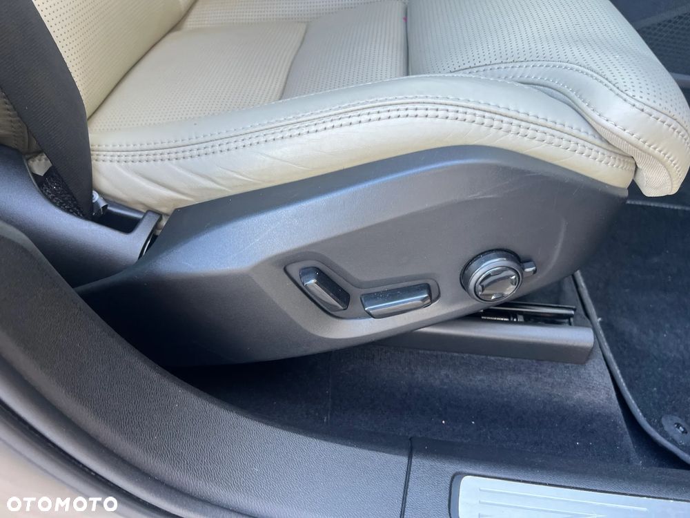 Volvo XC 60 D5 AWD Inscription - 10