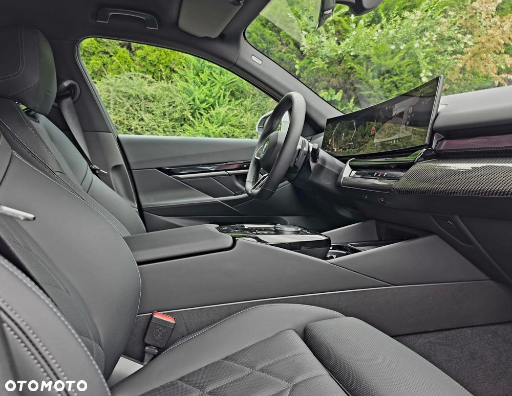 BMW Seria 5 540d xDrive mHEV M Sport - 22