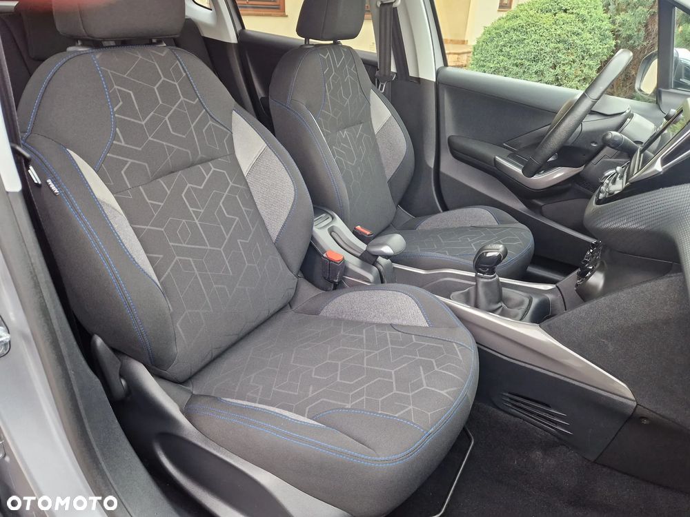 Peugeot 2008 1.2 Pure Tech Style - 11