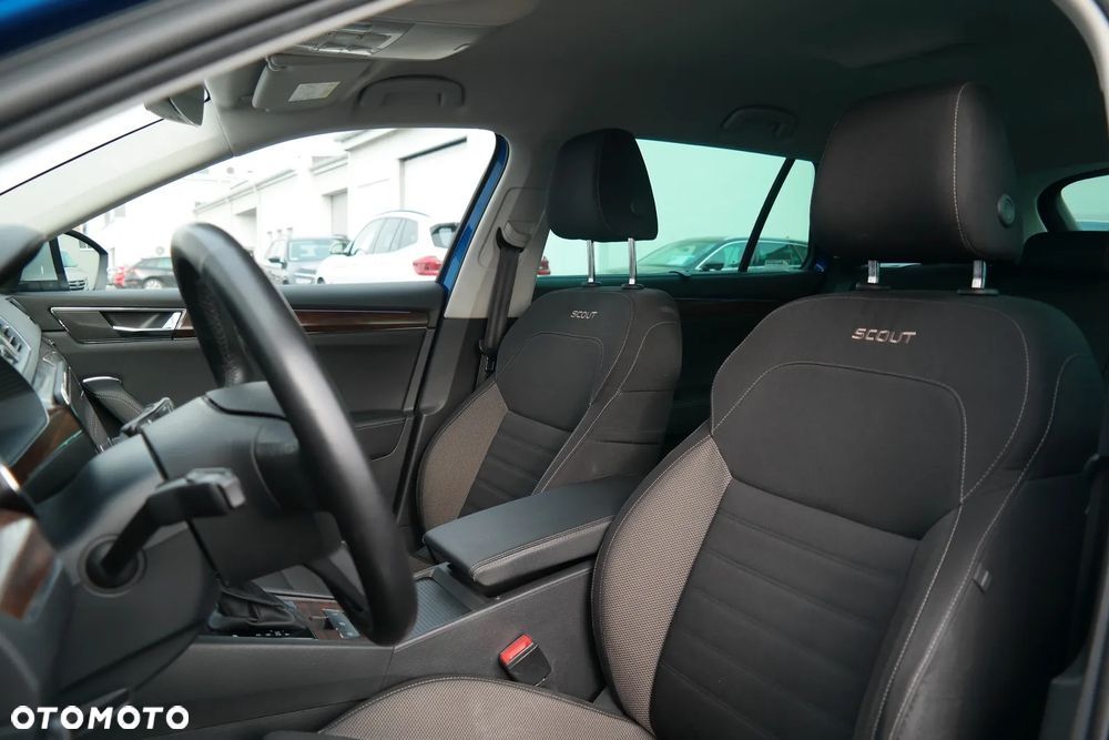 Skoda Superb 2.0 TDI SCR 4x4 Scout DSG - 10