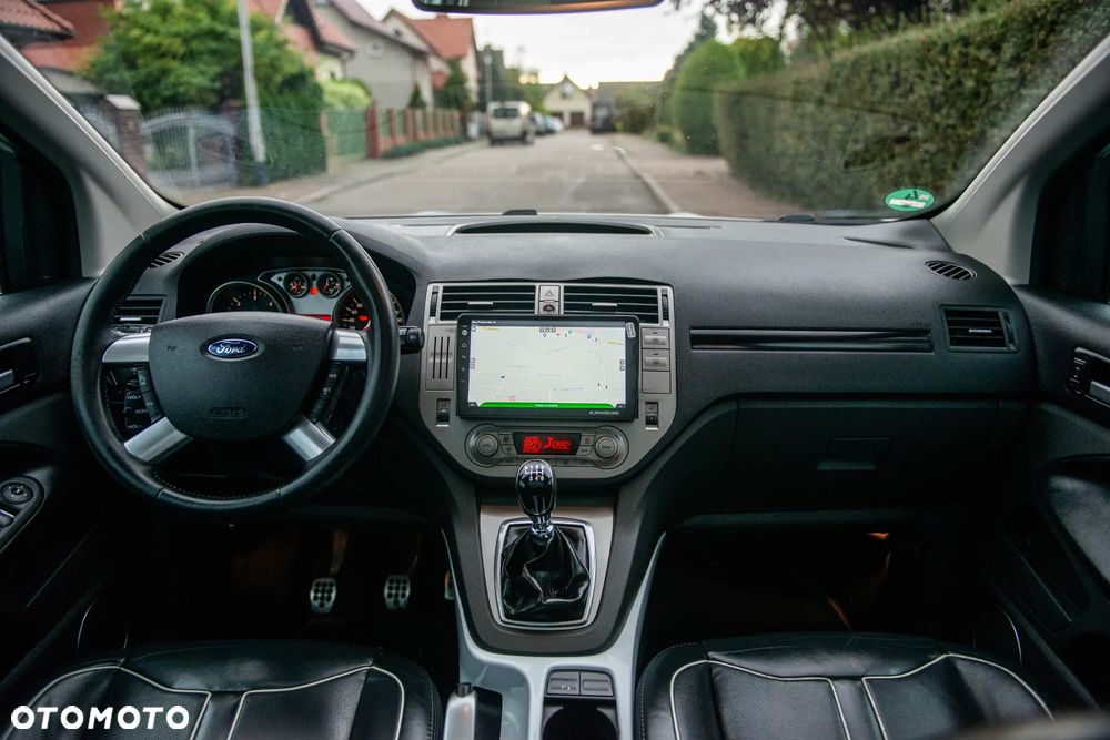 Ford Kuga 2.0 TDCi 4x4 Titanium - 24