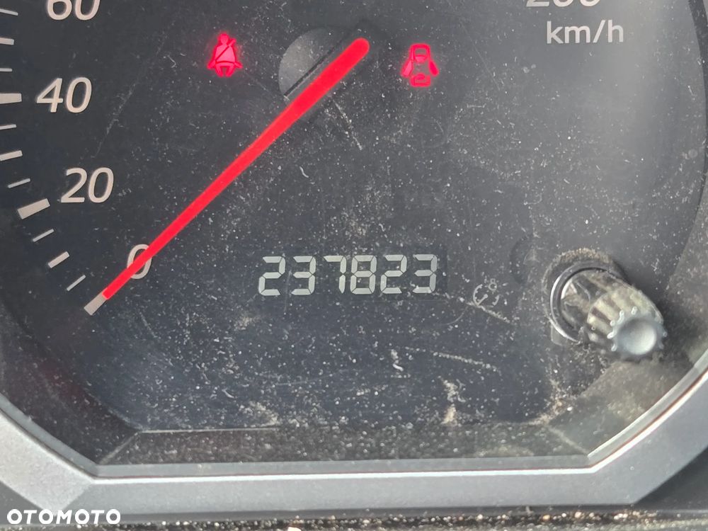 Suzuki Grand Vitara 1.9 DDiS Comfort - 17