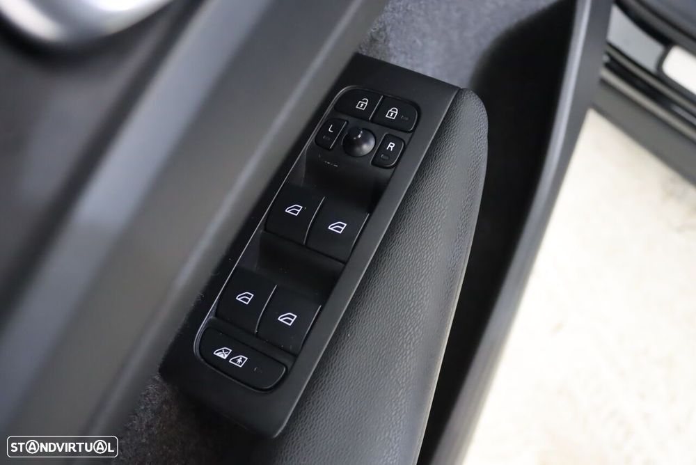 Volvo XC 40 1.5 T4 PHEV Essential - 22