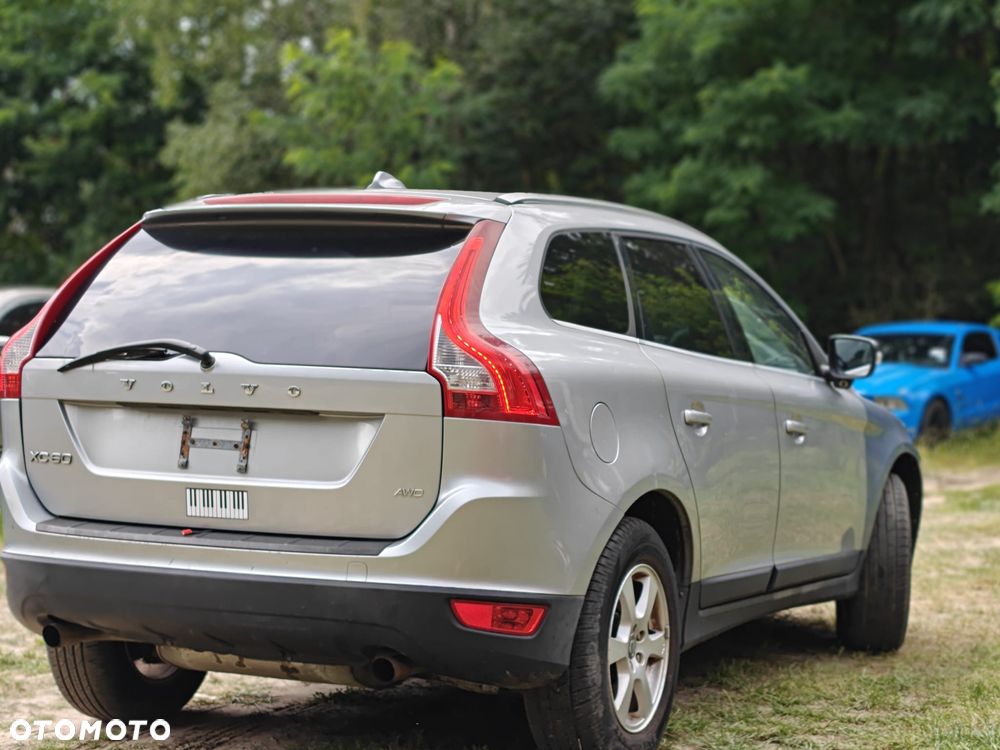 Volvo XC 60 3.2 AWD Momentum - 2