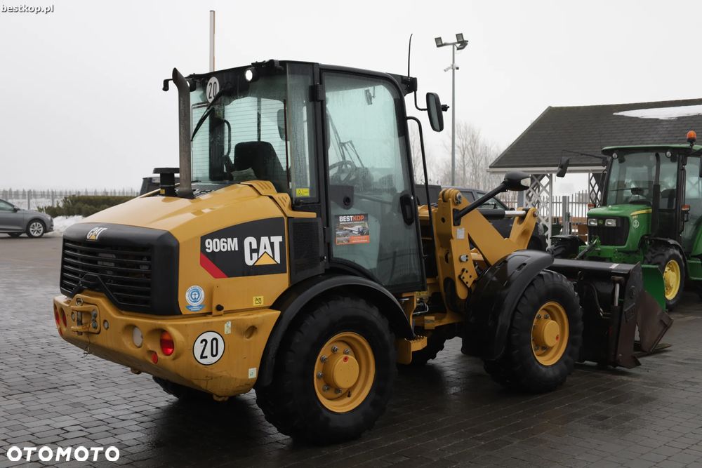 Caterpillar CAT 906M - 6