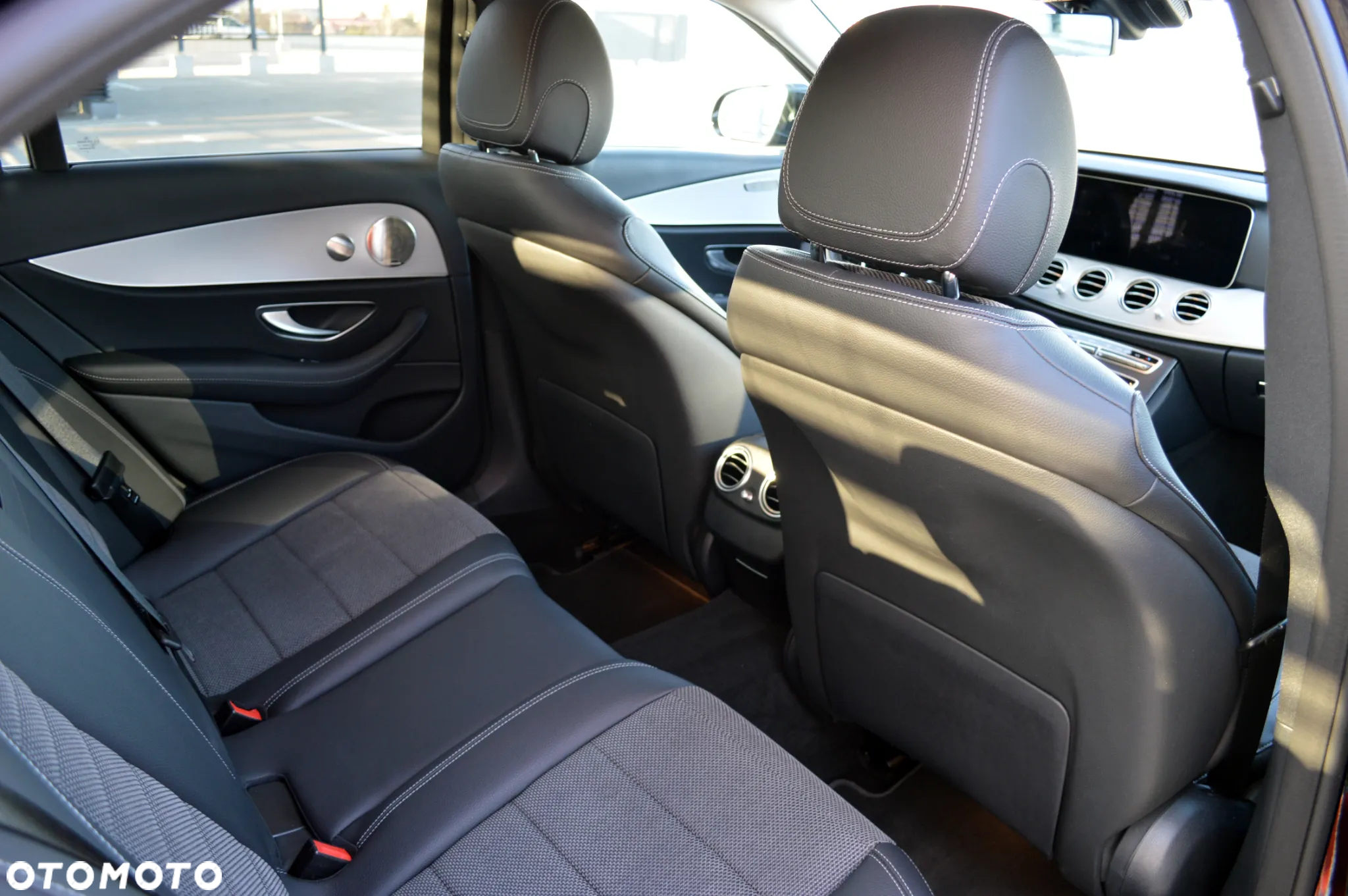 Mercedes-Benz Klasa E 220 d 4Matic 9G-TRONIC Avantgarde - 14