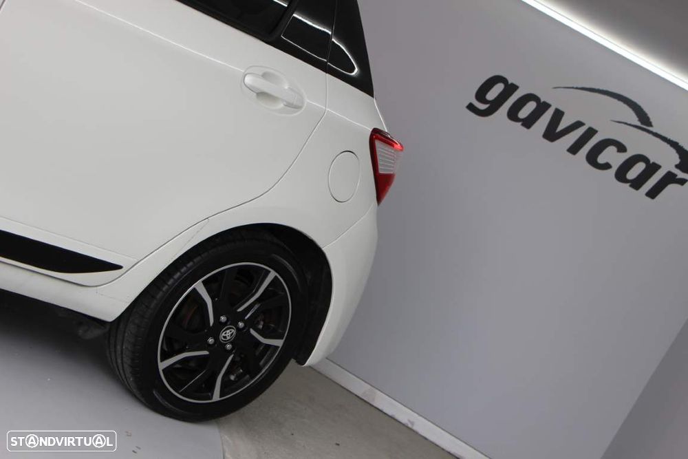 Toyota Yaris 1.5 HSD Square Collec.White - 3