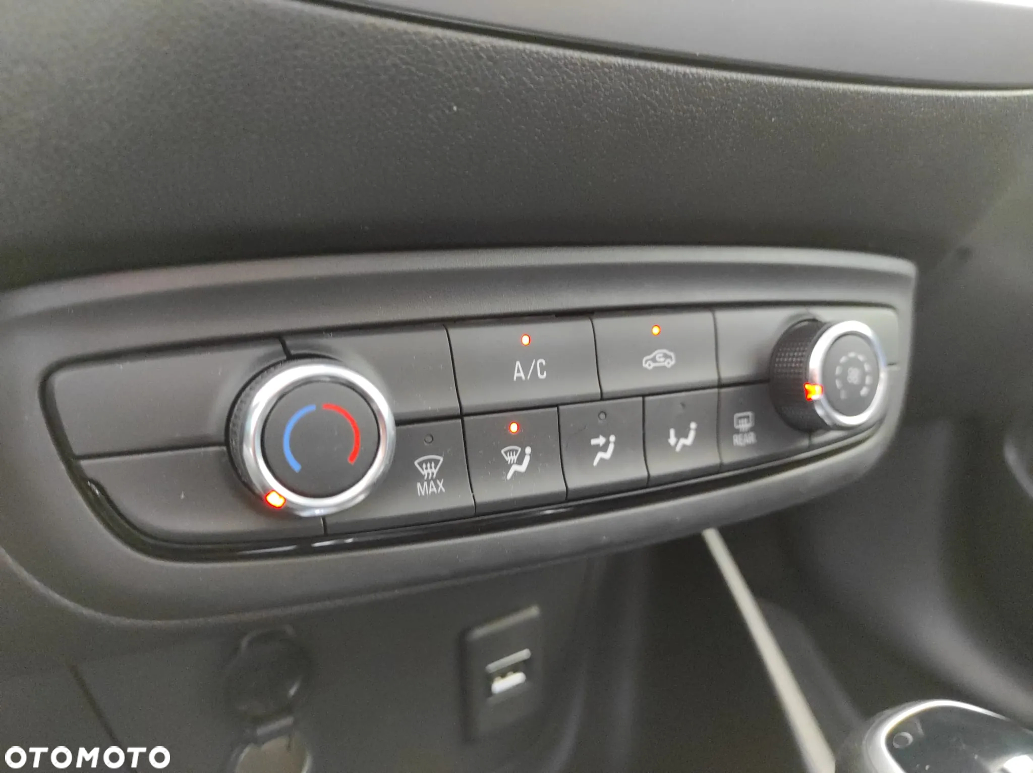 Opel Crossland X - 9