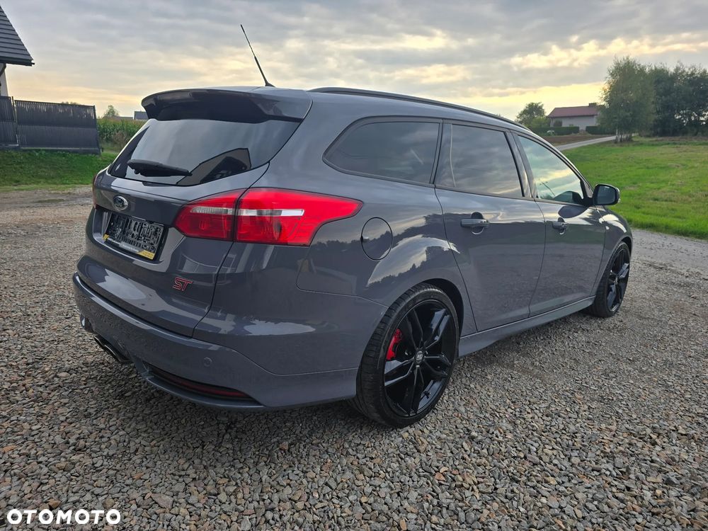 Ford Focus 2.0 EcoBoost ST mit Leder-Sport-Paket - 7