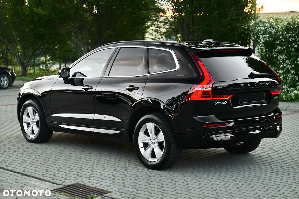 Volvo XC 60 B4 D AWD Momentum Pro - 9