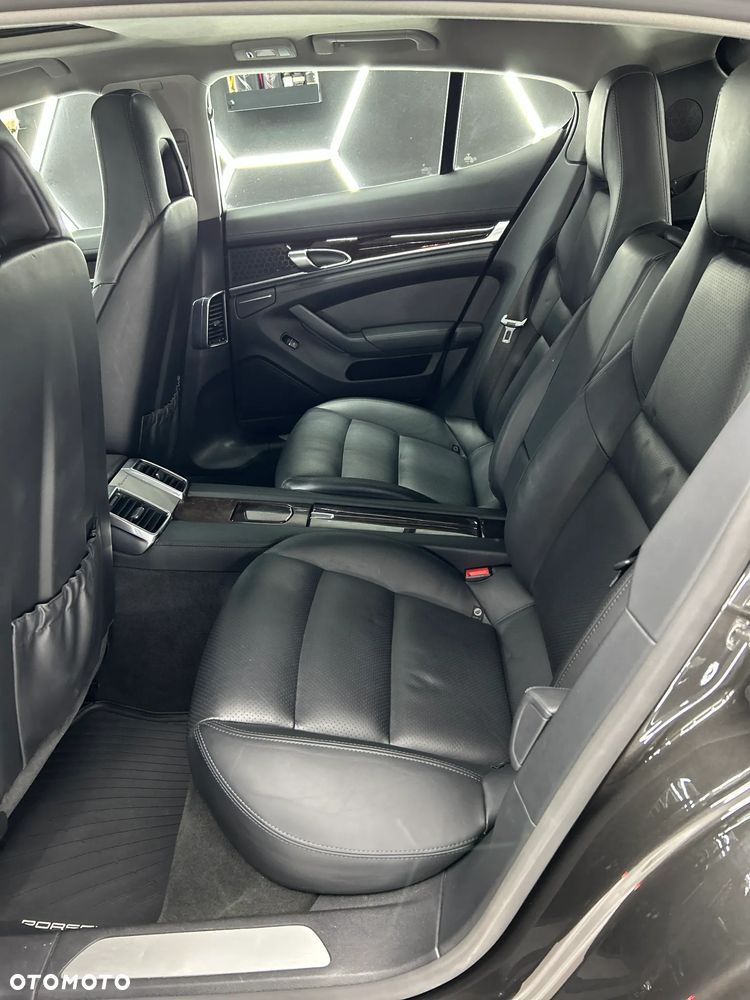 Porsche Panamera 4 PDK - 18