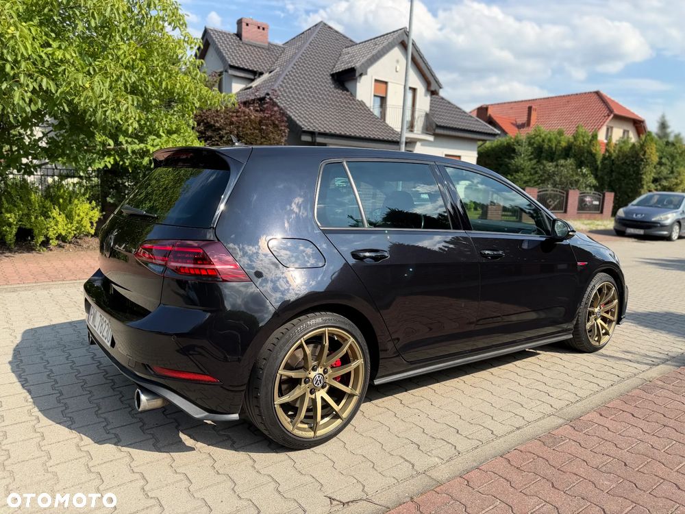 Volkswagen Golf - 5