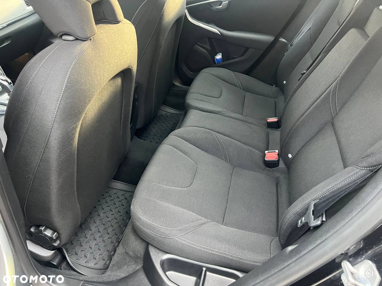 Volvo V40 Cross Country - 8
