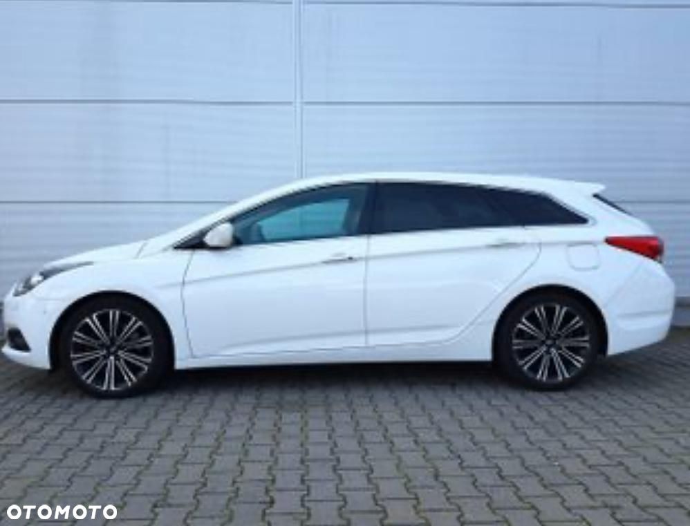 Hyundai i40 Kombi 1.7 CRDi DCT Premium - 15