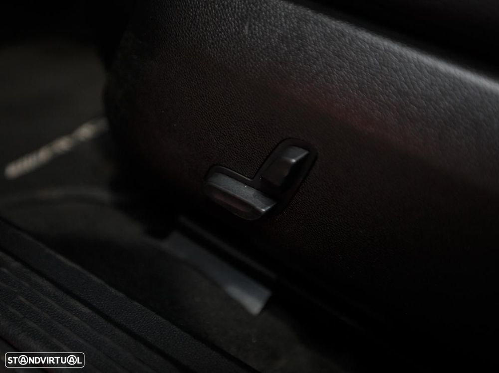 Mercedes-Benz E 300 Bluetec Hybrid Avantgarde - 23