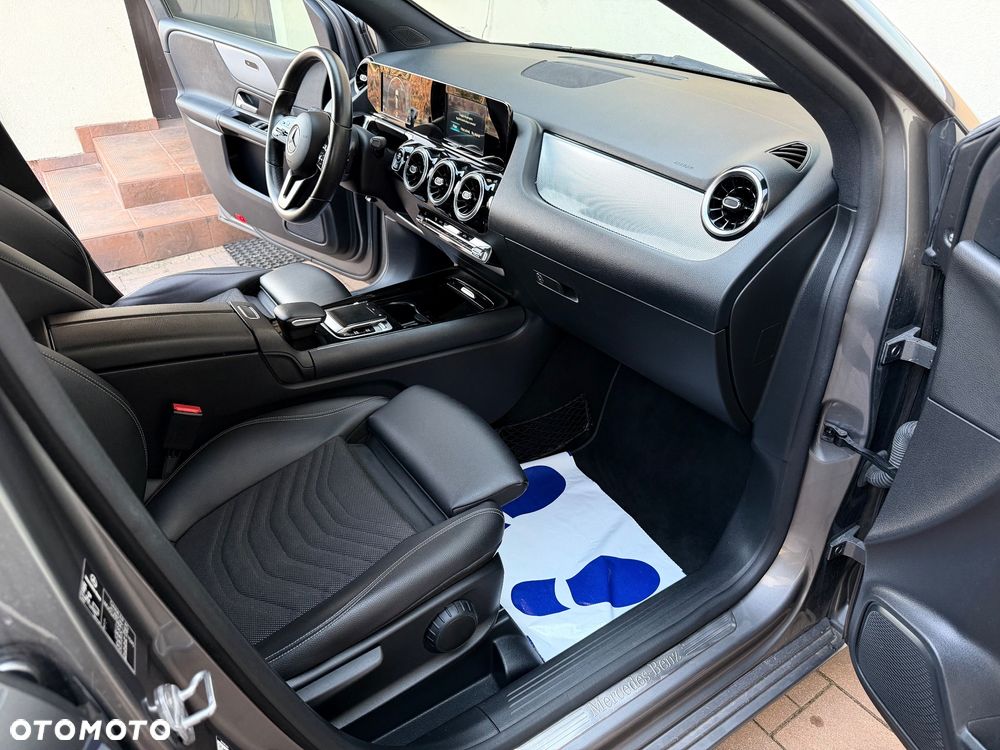 Mercedes-Benz Klasa B 180 7G-DCT Progressive - 32