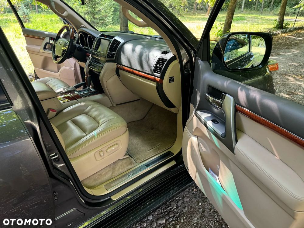 Toyota Land Cruiser LC 4.5 V8 D-4D Prestige Platinium - 17