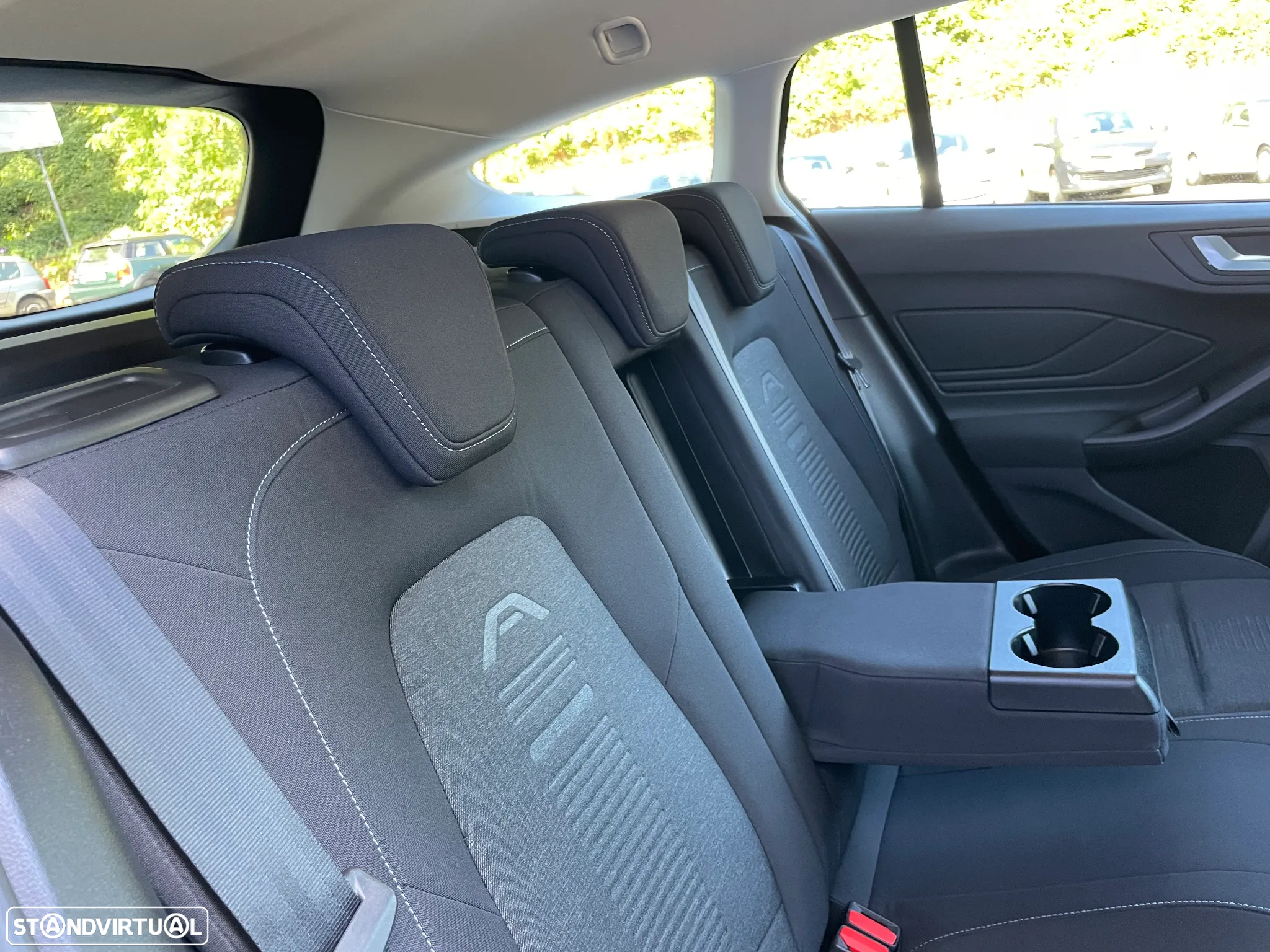 Ford Focus 1.0 EcoBoost Active - 34