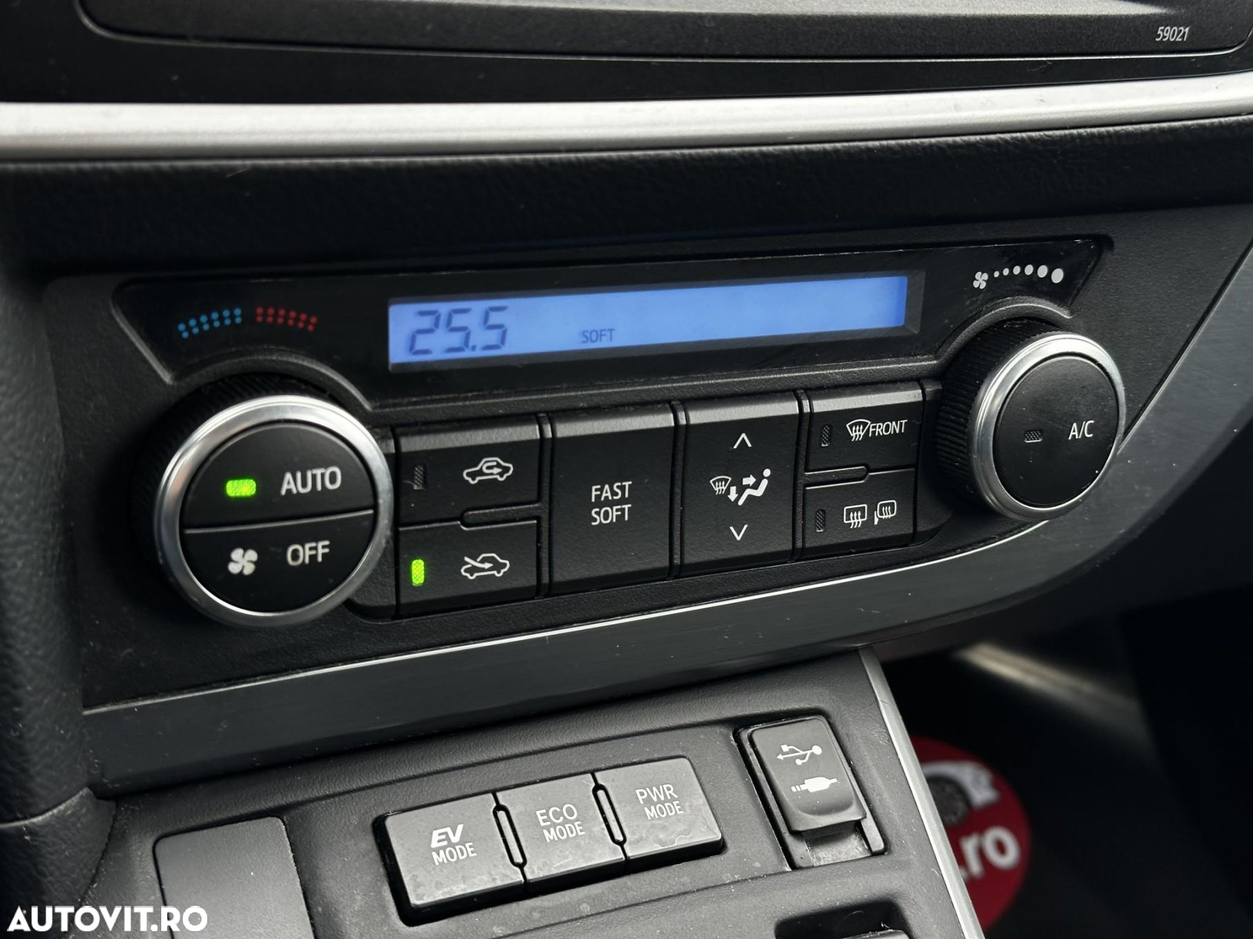 Toyota Auris - 12