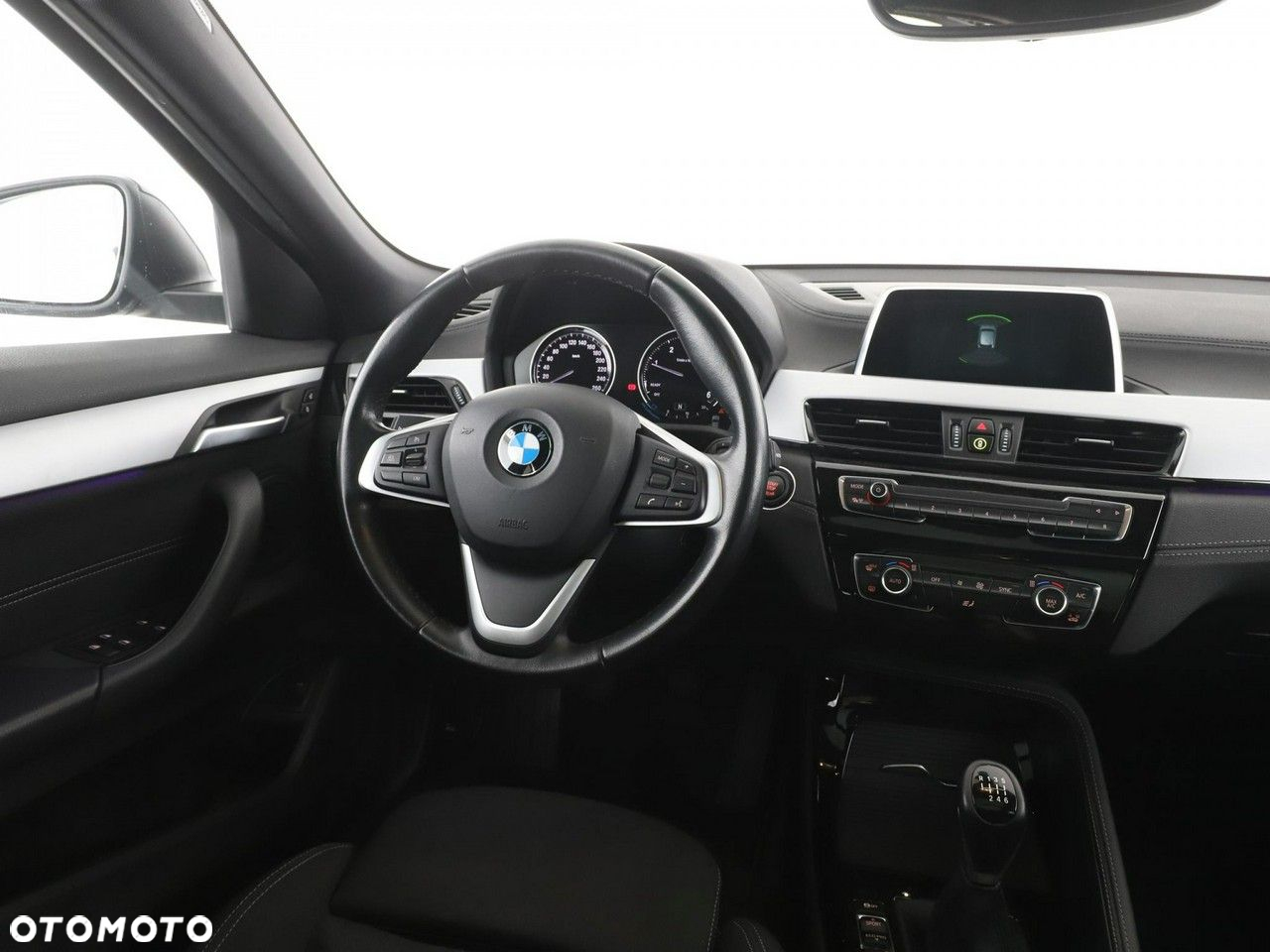 BMW X2 - 16