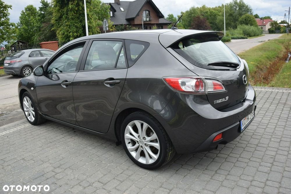 Mazda 3 1.6 Active + - 13