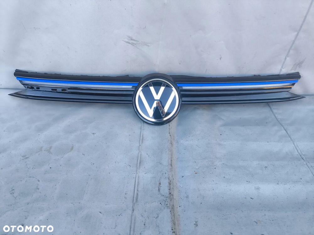 VOLKSWAGEN VW GOLF VIII LIFT ATRAPA GRILL LED 5H0853651BD