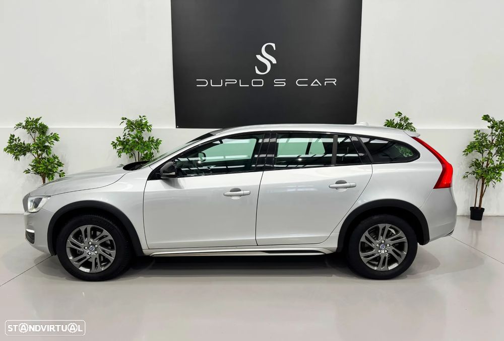 Volvo V60 Cross Country 2.0 D3 Summum - 2