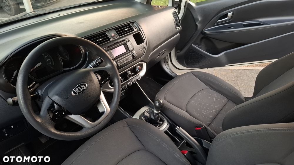 Kia Rio - 15