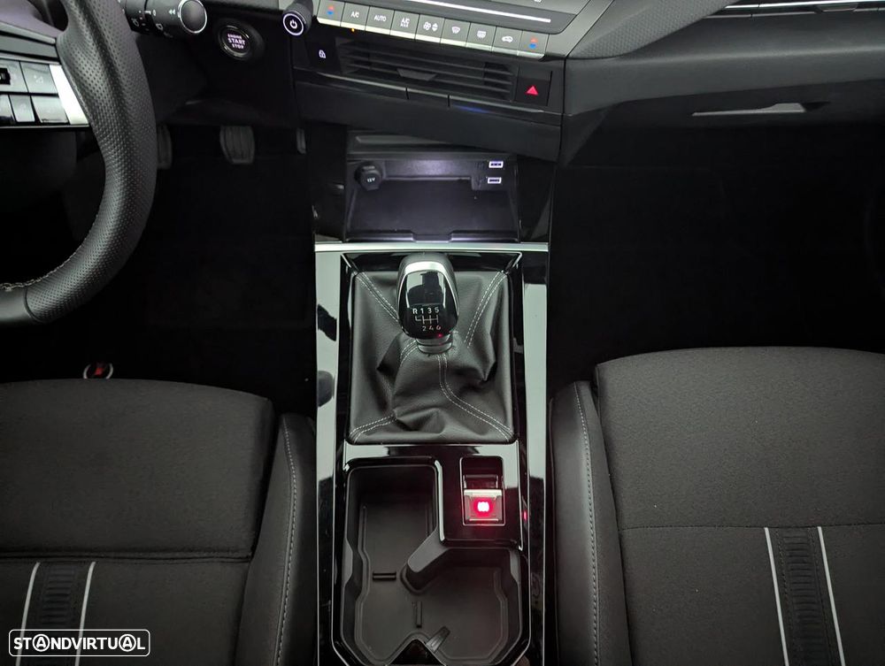 Opel Astra Sports Tourer 1.2 T GS Line - 15