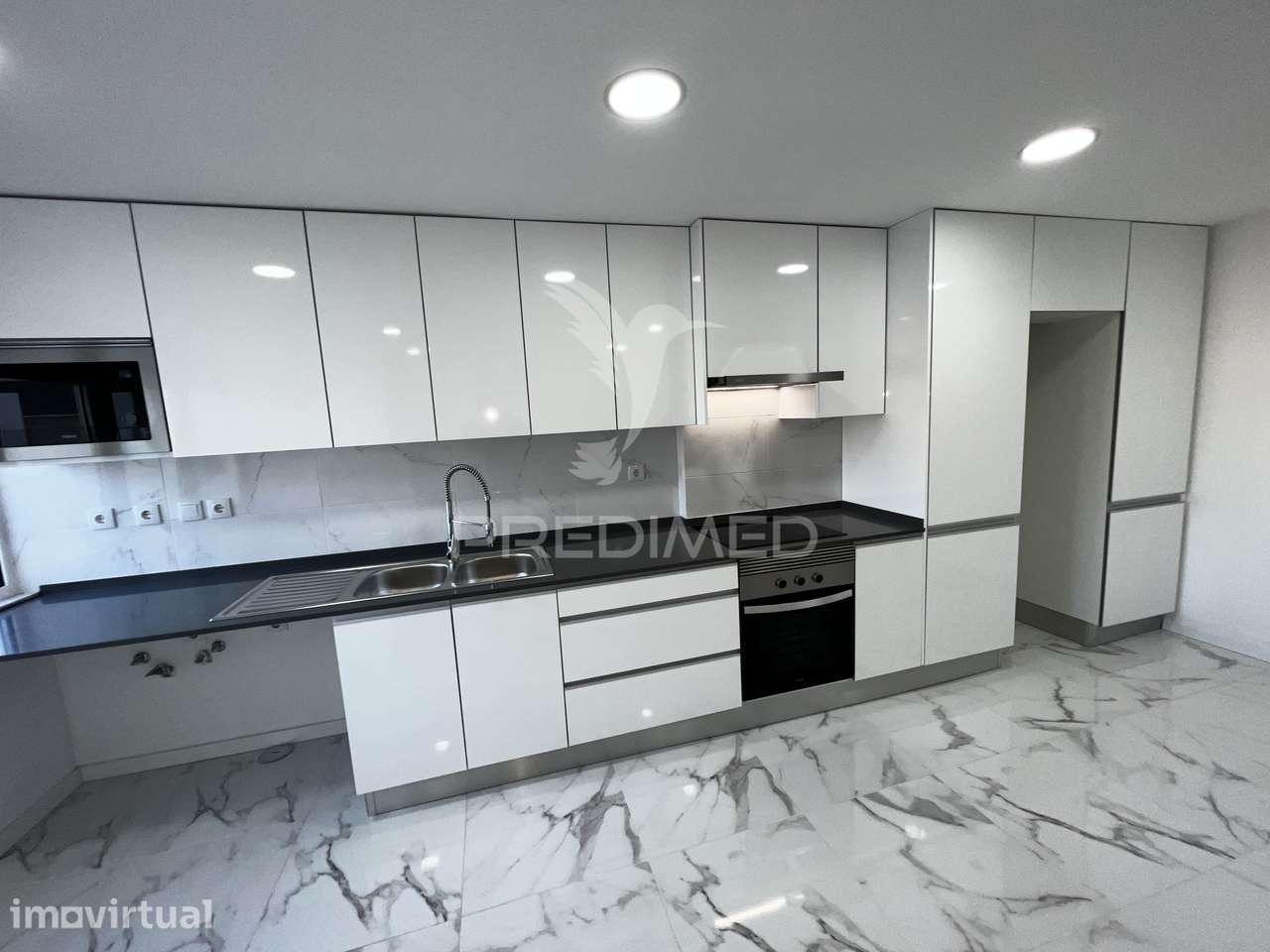 Apartamento T3 Laranjeiro Almada Remodelado - Grande imagem: 2/20